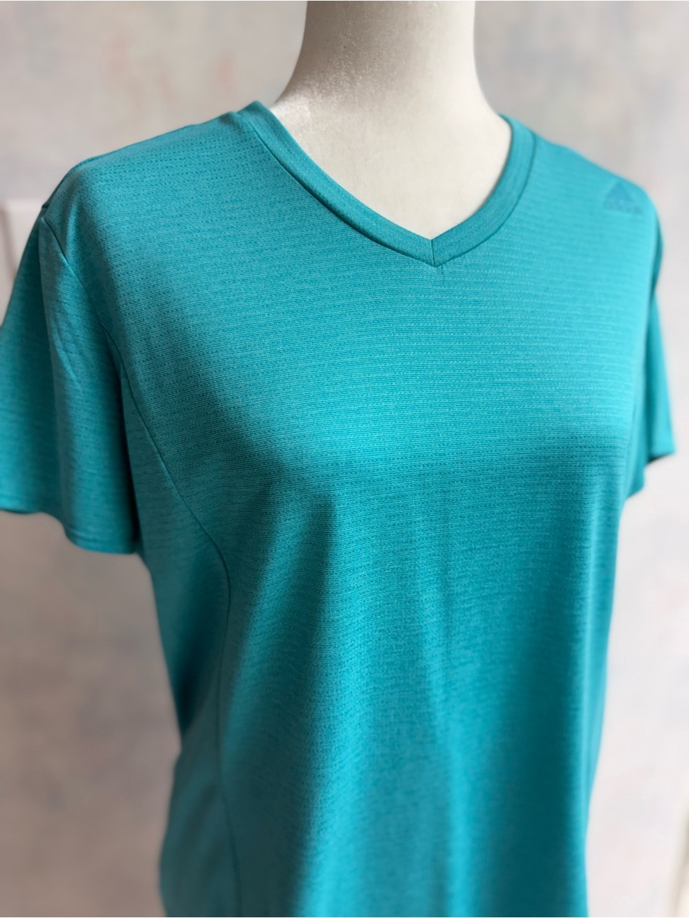 NWOT Adidas “ClimaLite” V-Neck Sea-foam Green  Performance Tee